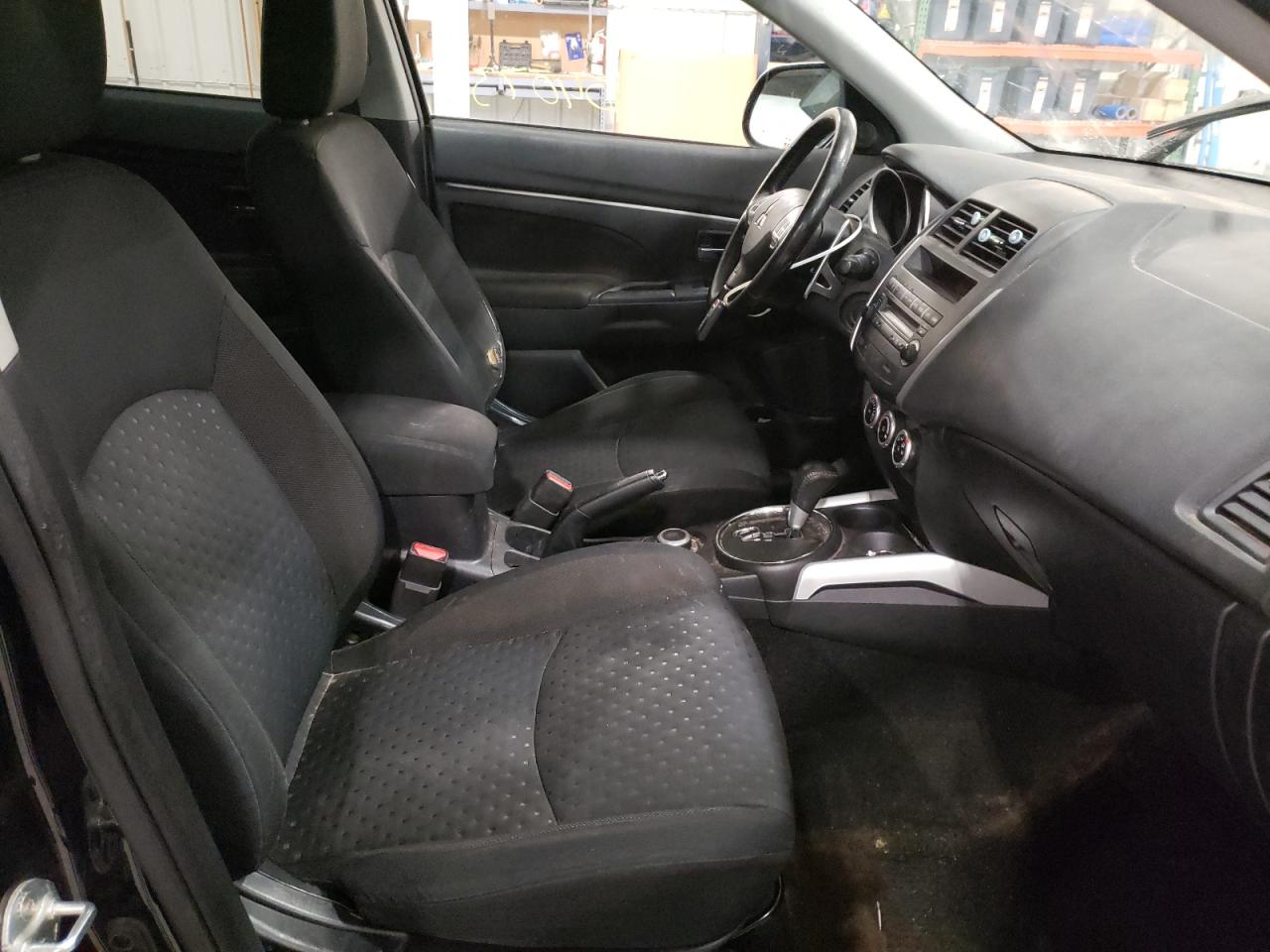 Photo 5 from auction – 2011 MITSUBISHI OUTLANDER with VIN JA4AR4AU2BZ020942