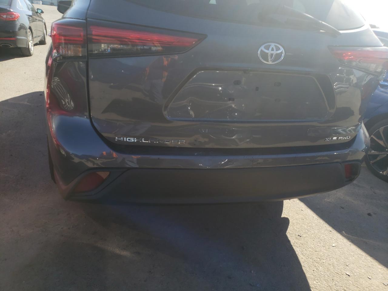 Photo 9 from auction – 2021 TOYOTA HIGHLANDER with VIN 5TDHZRBH9MS532947