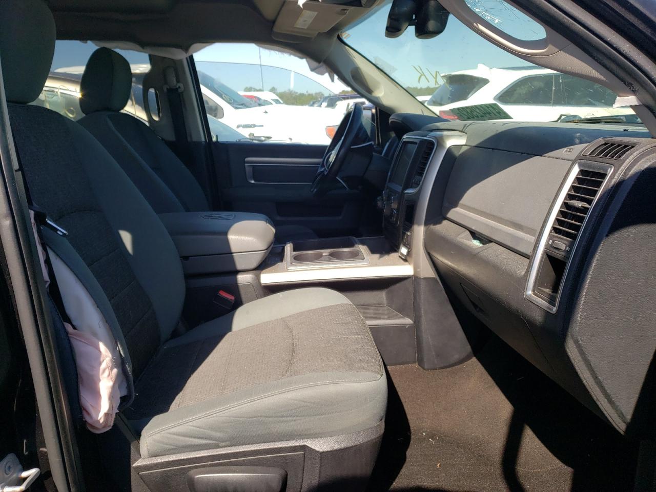 Photo 5 from auction – 2015 RAM 1500 SLT with VIN 1C6RR6LT3FS640035