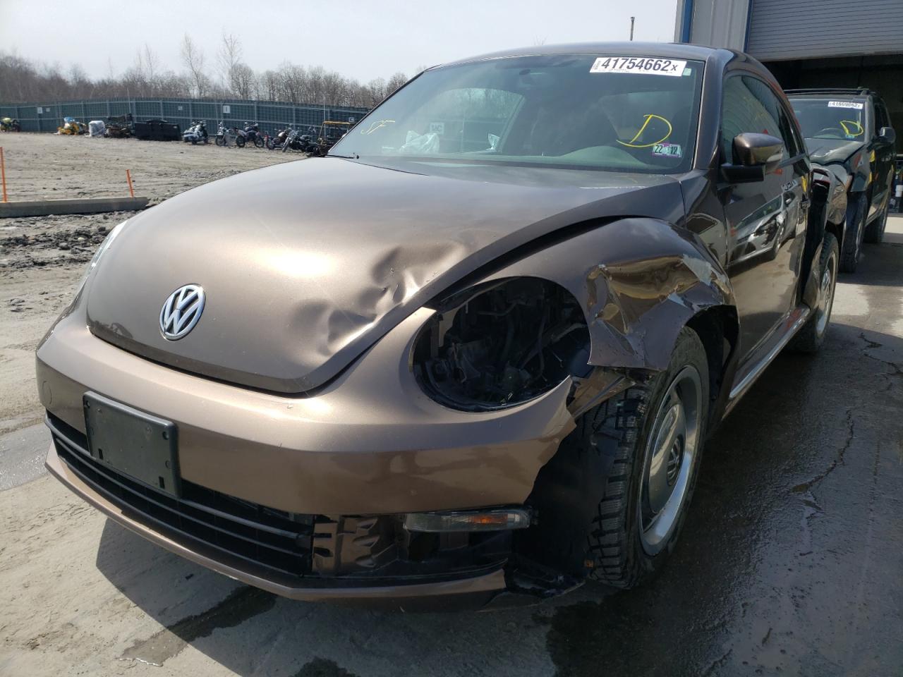Photo 2 from auction – 2012 VOLKSWAGEN BEETLE with VIN 3VWJP7AT1CM635857
