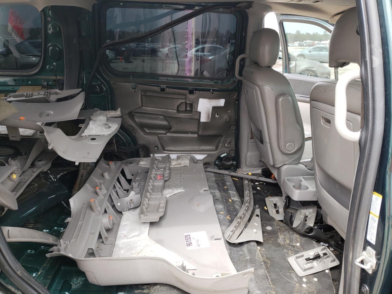 Photo 6 from auction – 2005 CHEVROLET UPLANDER L with VIN 1GNDV23L45D168557