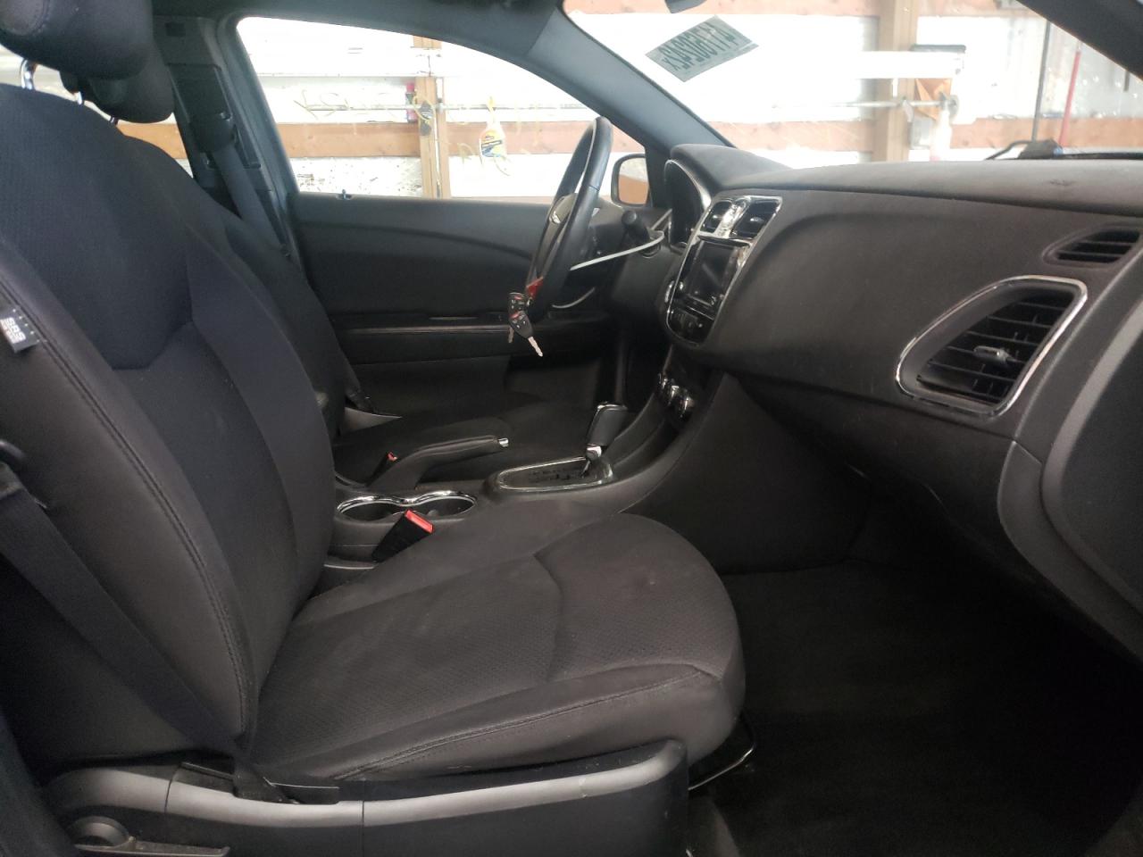 Photo 5 from auction – 2013 CHRYSLER 200 TOURIN with VIN 1C3CCBBG1DN723413