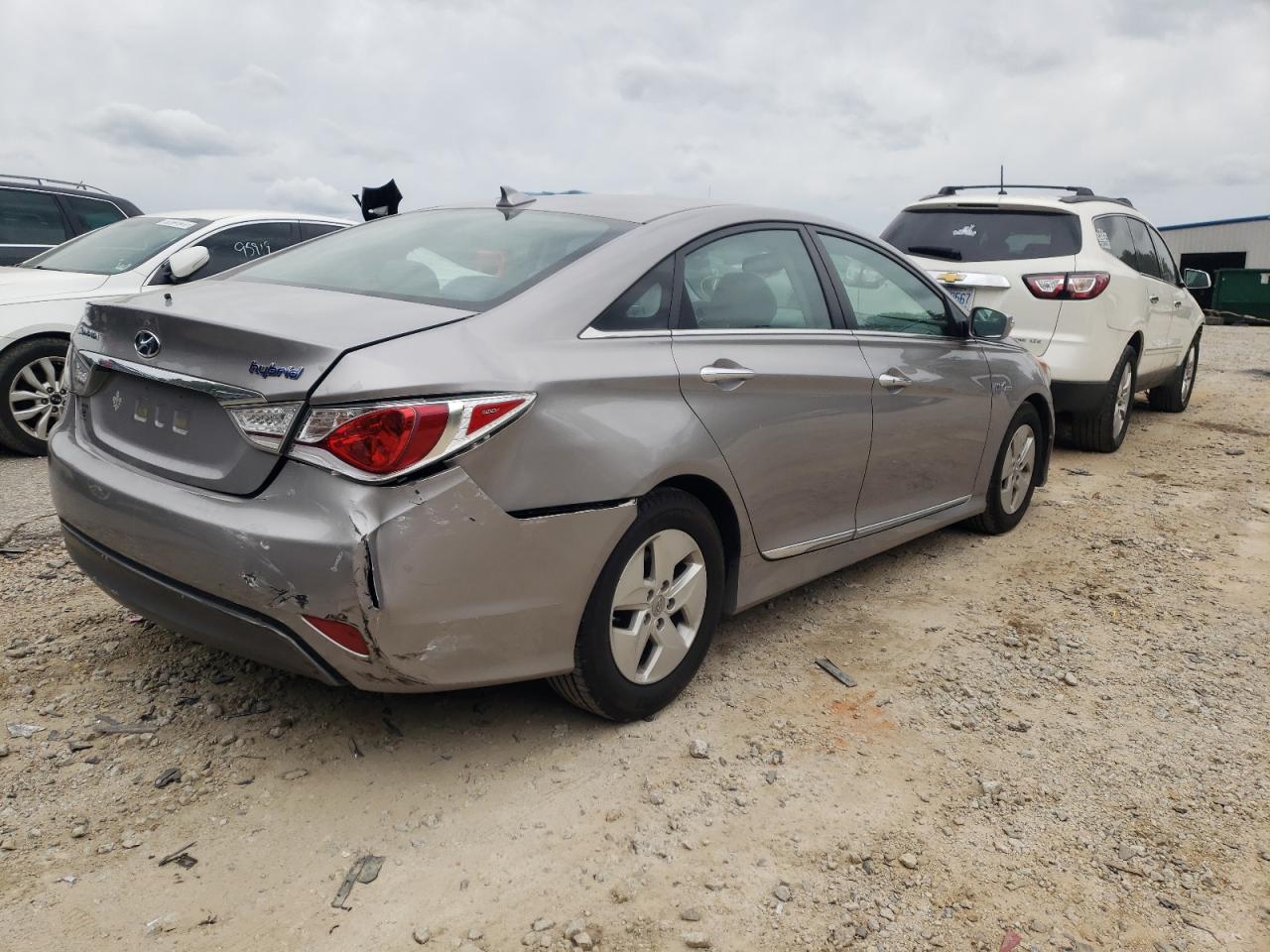 Photo 4 from auction – 2012 HYUNDAI SONATA HYB with VIN KMHEC4A49CA026841