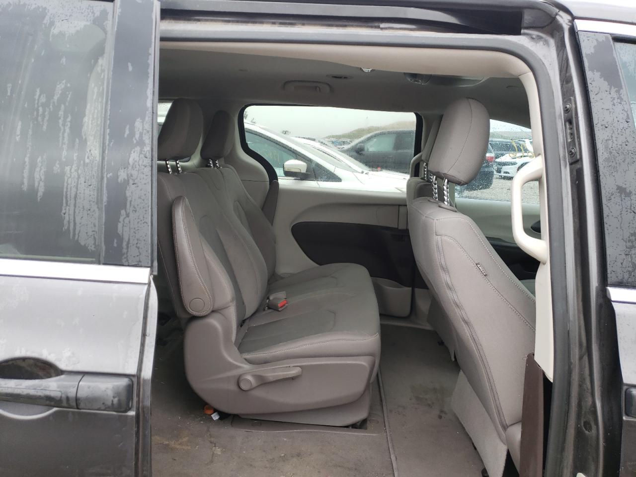 Photo 6 from auction – 2018 CHRYSLER PACIFICA L with VIN 2C4RC1AG9JR260582