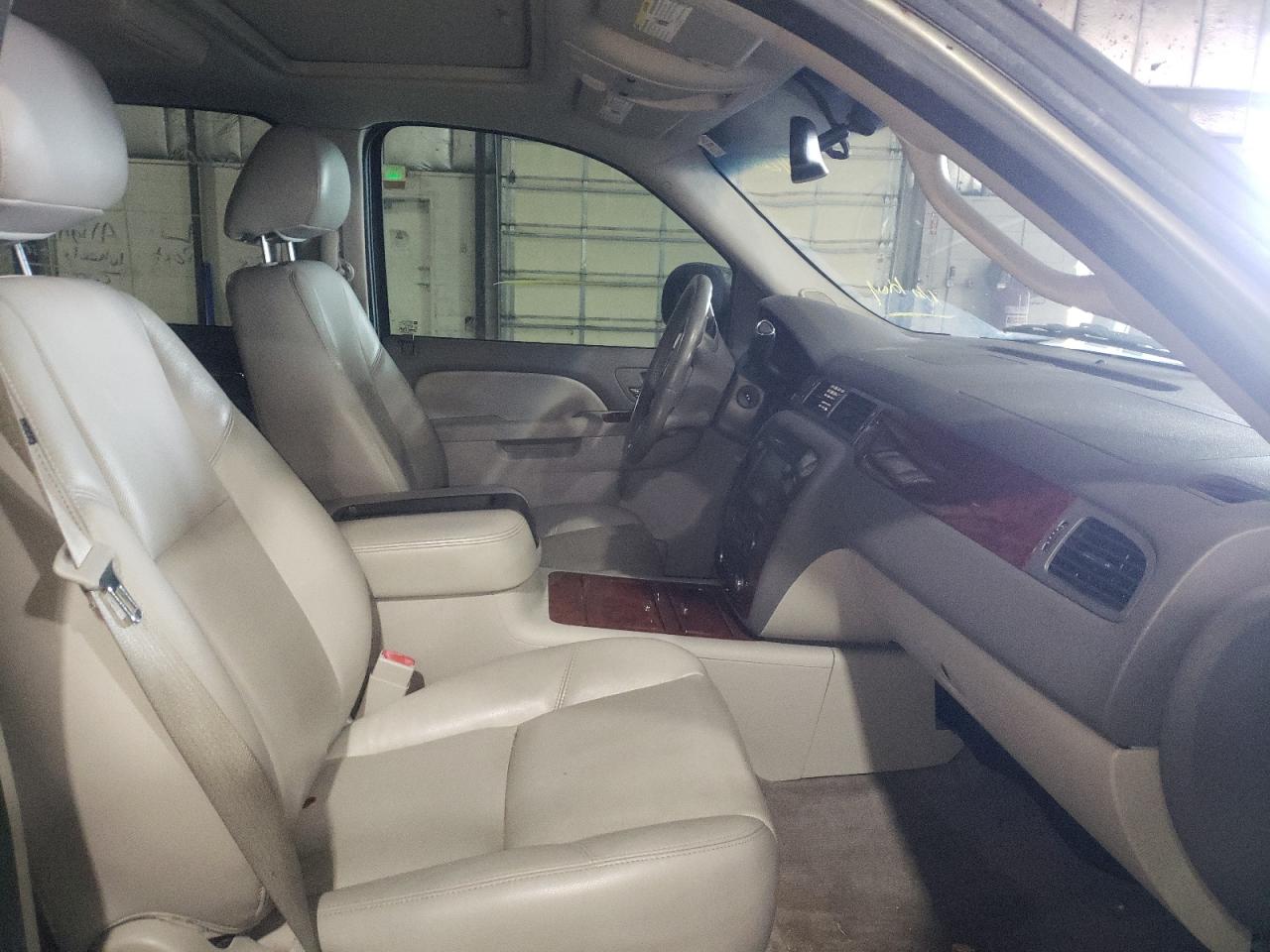 Photo 5 from auction – 2013 CHEVROLET AVALANCHE with VIN 3GNMCGE01DG190460