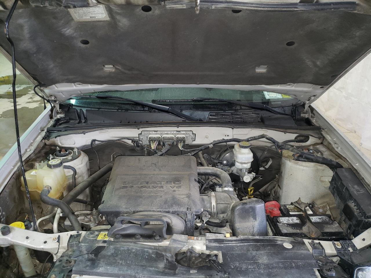 Photo 7 from auction – 2009 FORD ESCAPE XLT with VIN 1FMCU93GX9KB20092