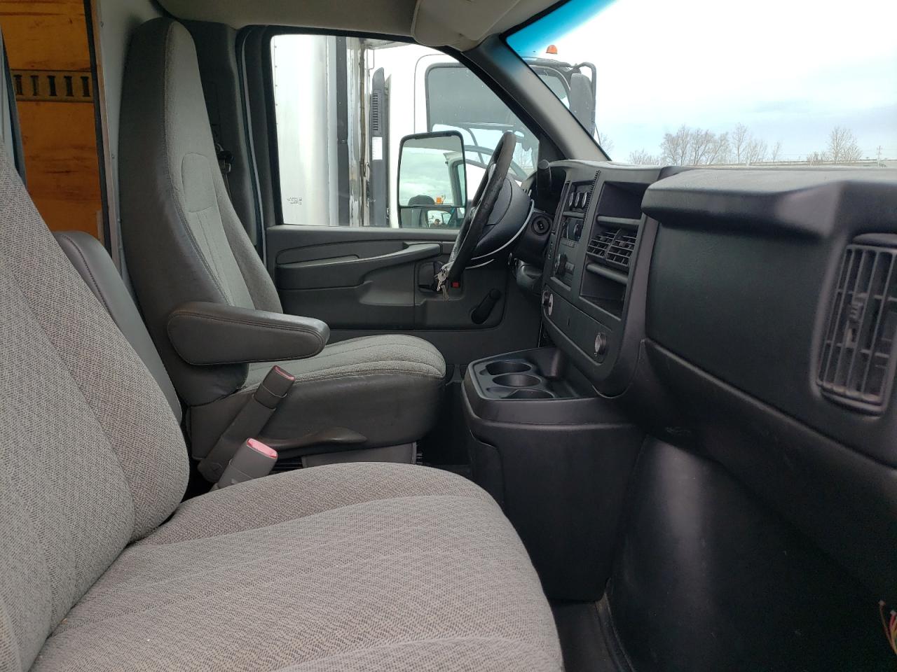 Photo 5 from auction – 2011 CHEVROLET EXPRESS G3 with VIN 1GB3G4BGXB1173259