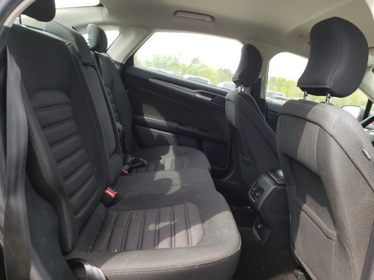 Photo 6 from auction – 2017 FORD FUSION SE with VIN 3FA6P0LUXHR385220