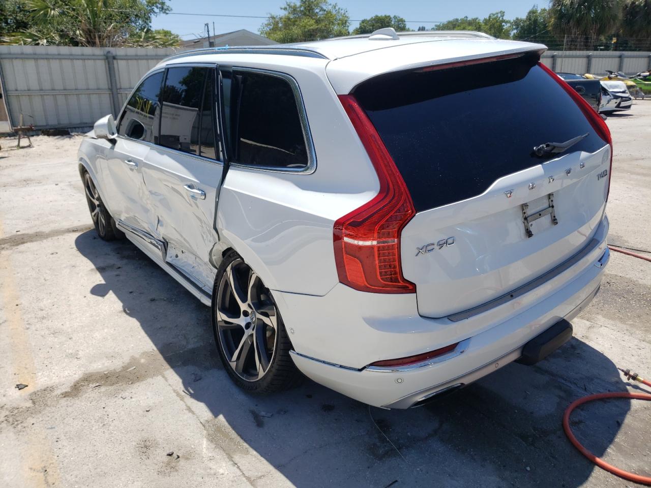 Photo 3 from auction – 2017 VOLVO XC90 T6 with VIN YV4A22PL0H1178570