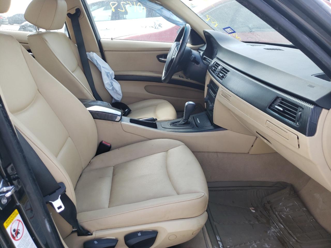 Photo 5 from auction – 2006 BMW 325 I with VIN WBAVB13516PT27632