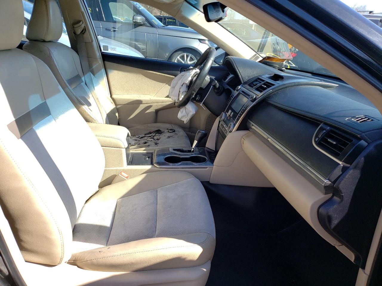 Photo 5 from auction – 2012 TOYOTA CAMRY HYBR with VIN 4T1BD1FK2CU020173