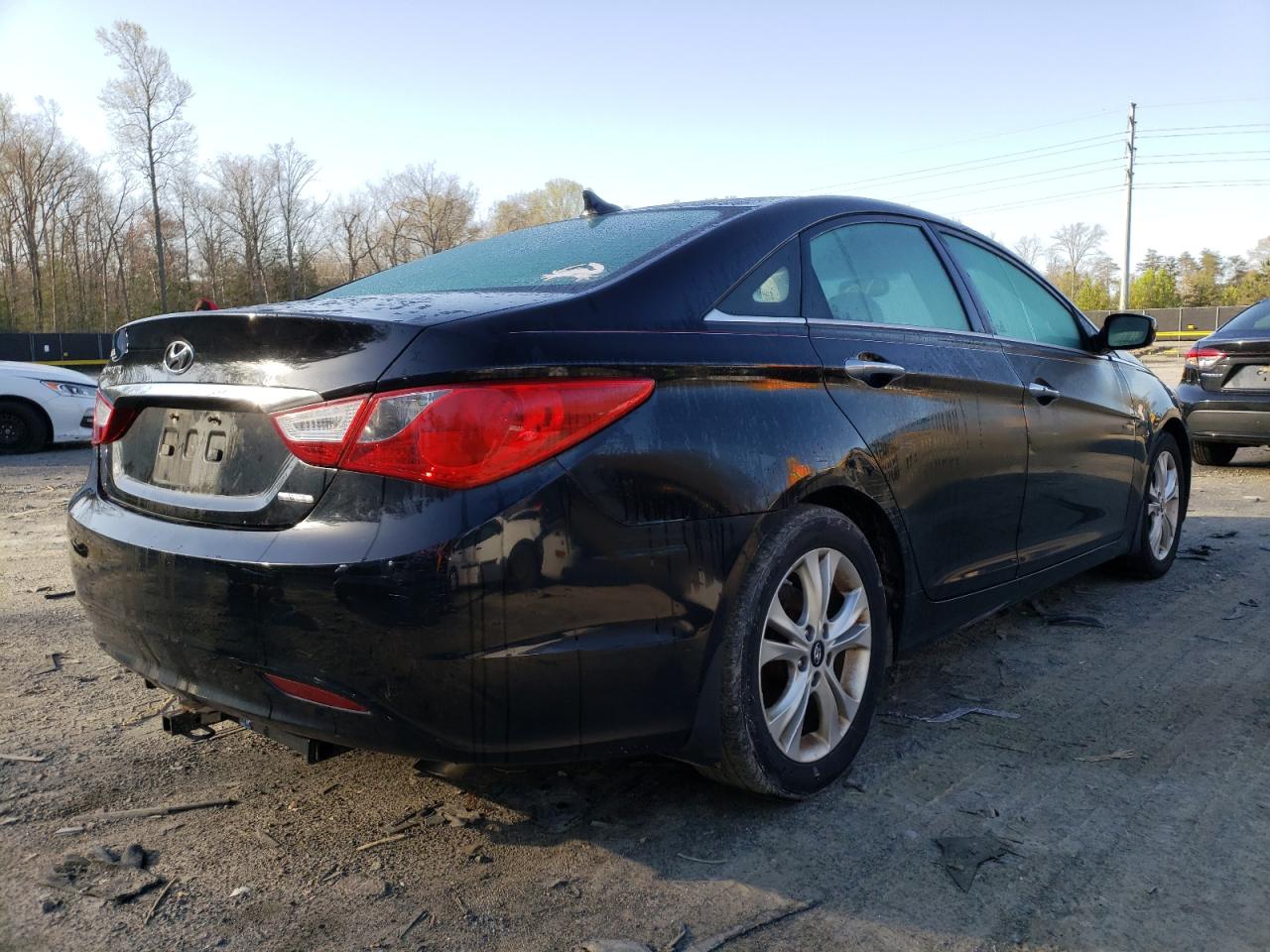 Photo 4 from auction – 2011 HYUNDAI SONATA SE with VIN 5NPEC4AC5BH283207