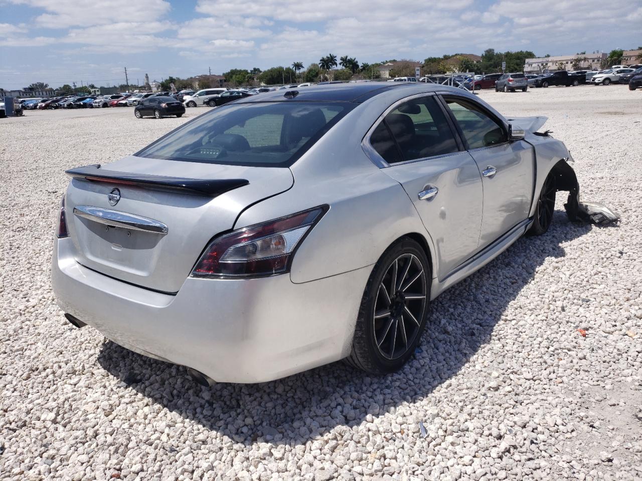 Photo 4 from auction – 2010 NISSAN MAXIMA with VIN 1N4AA5AP9AC808752