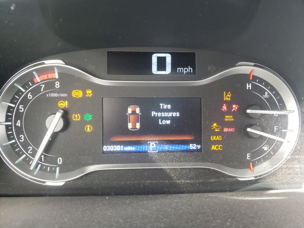 Photo 8 from auction – 2018 HONDA PILOT TOUR with VIN 5FNYF6H97JB052994