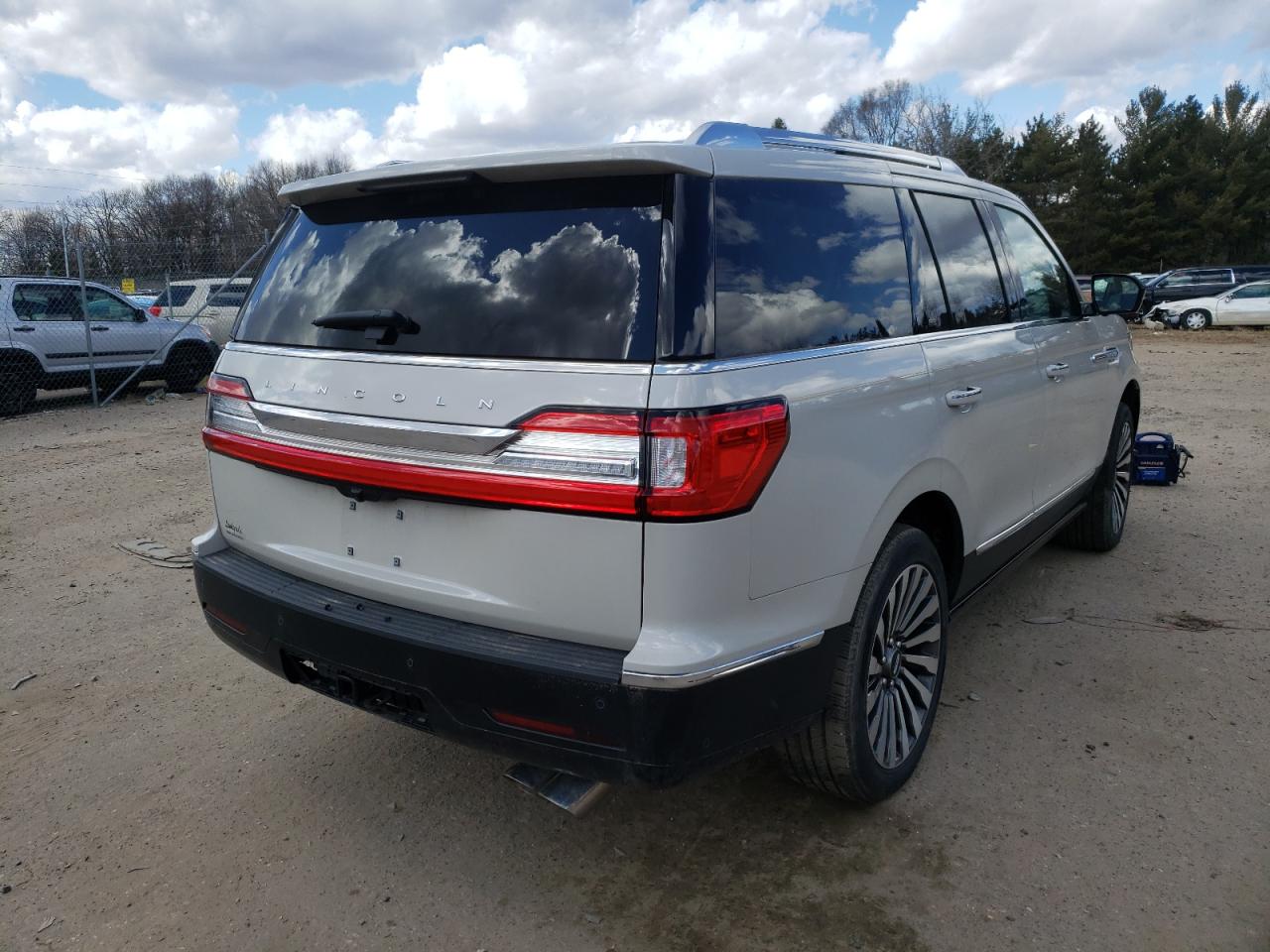 Photo 4 from auction – 2021 LINCOLN NAVIGATOR with VIN 5LMJJ2LT7MEL06830