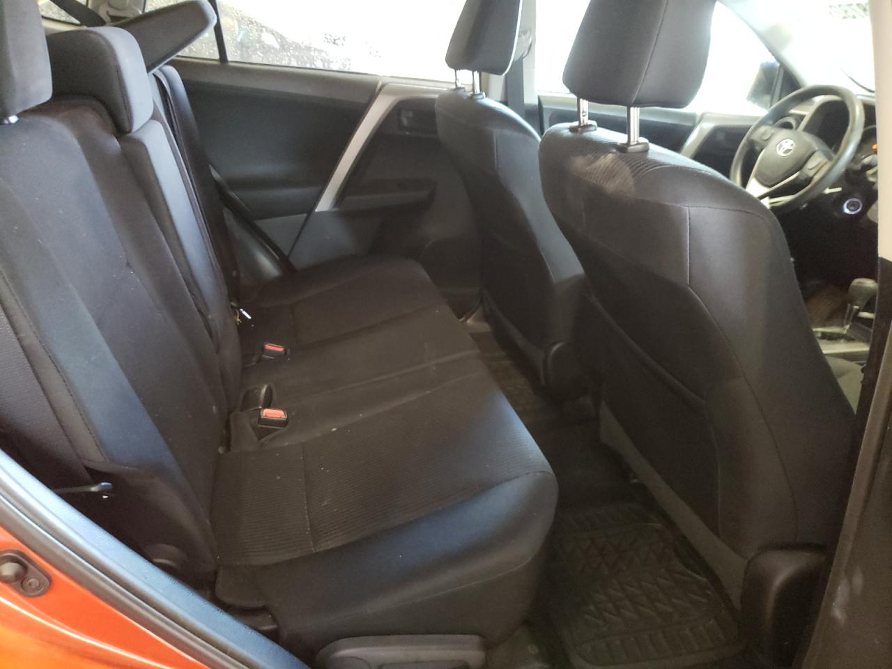 Photo 6 from auction – 2016 TOYOTA RAV4 LE with VIN 2T3BFREV4GW450868
