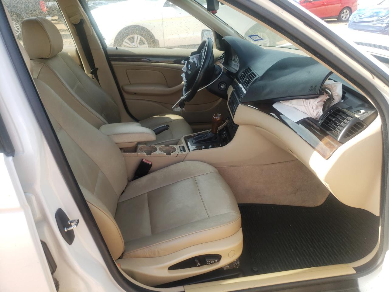 Photo 5 from auction – 2003 BMW 325 I with VIN WBAEV33483KR25462