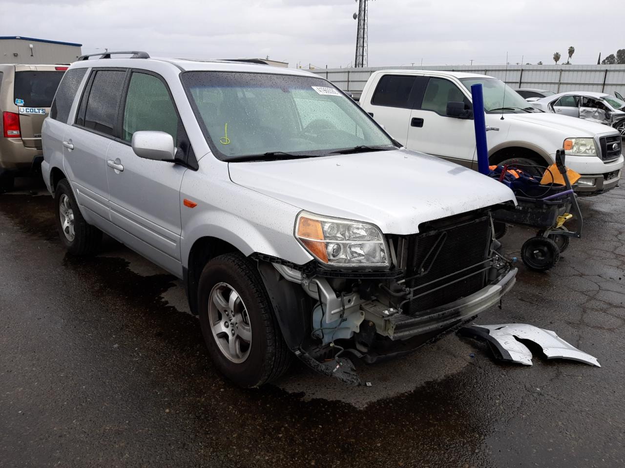 HONDA PILOT EX 2006 مع رقم تعريف المركبة 5FNYF28556B005556 - صورة من المزاد
