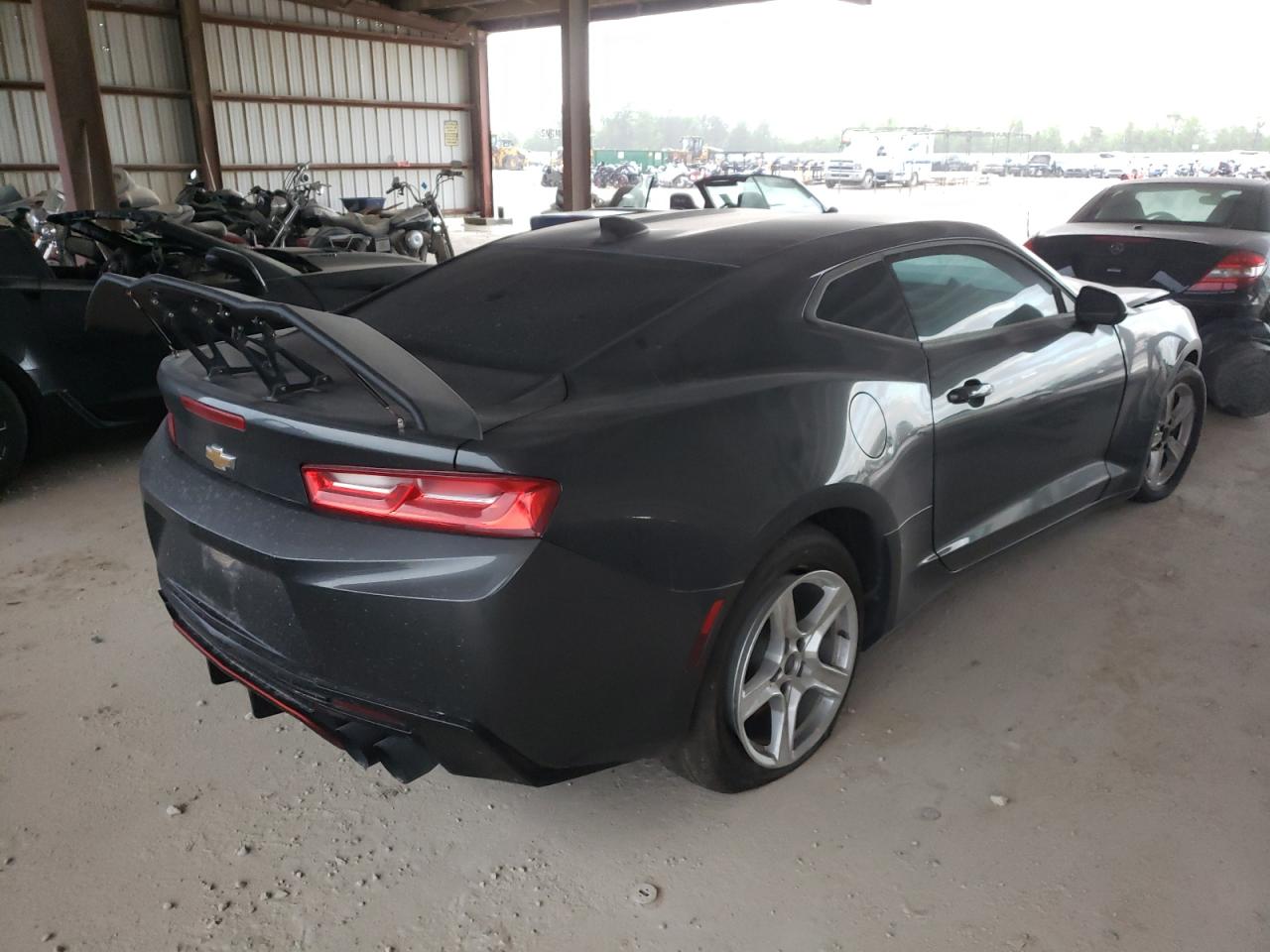 Photo 4 from auction – 2018 CHEVROLET CAMARO LT with VIN 1G1FB1RX6J0161585