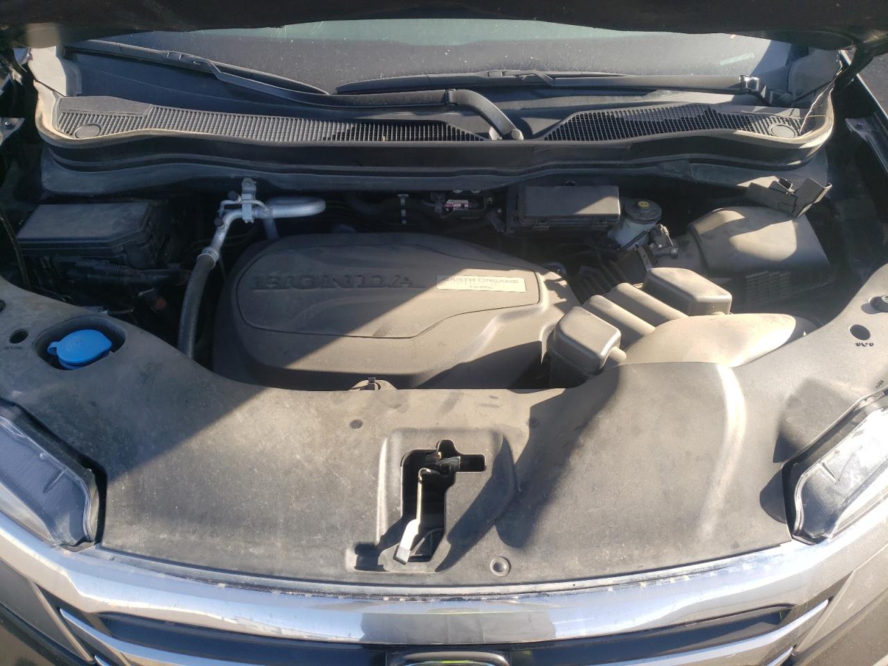 Photo 7 from auction – 2018 HONDA PILOT TOUR with VIN 5FNYF6H97JB052994