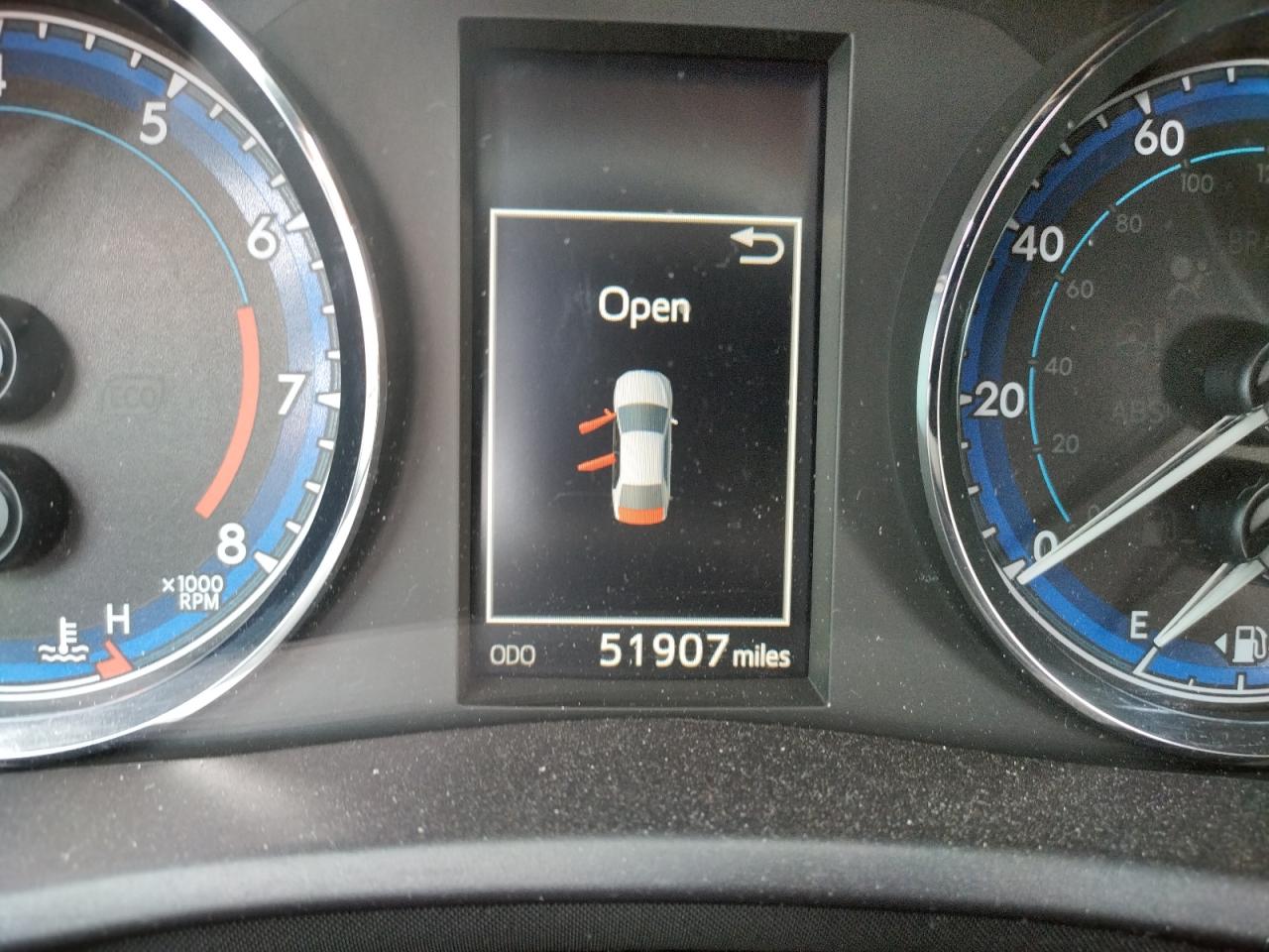 Photo 8 from auction – 2017 TOYOTA COROLLA L with VIN 5YFBURHE1HP737808