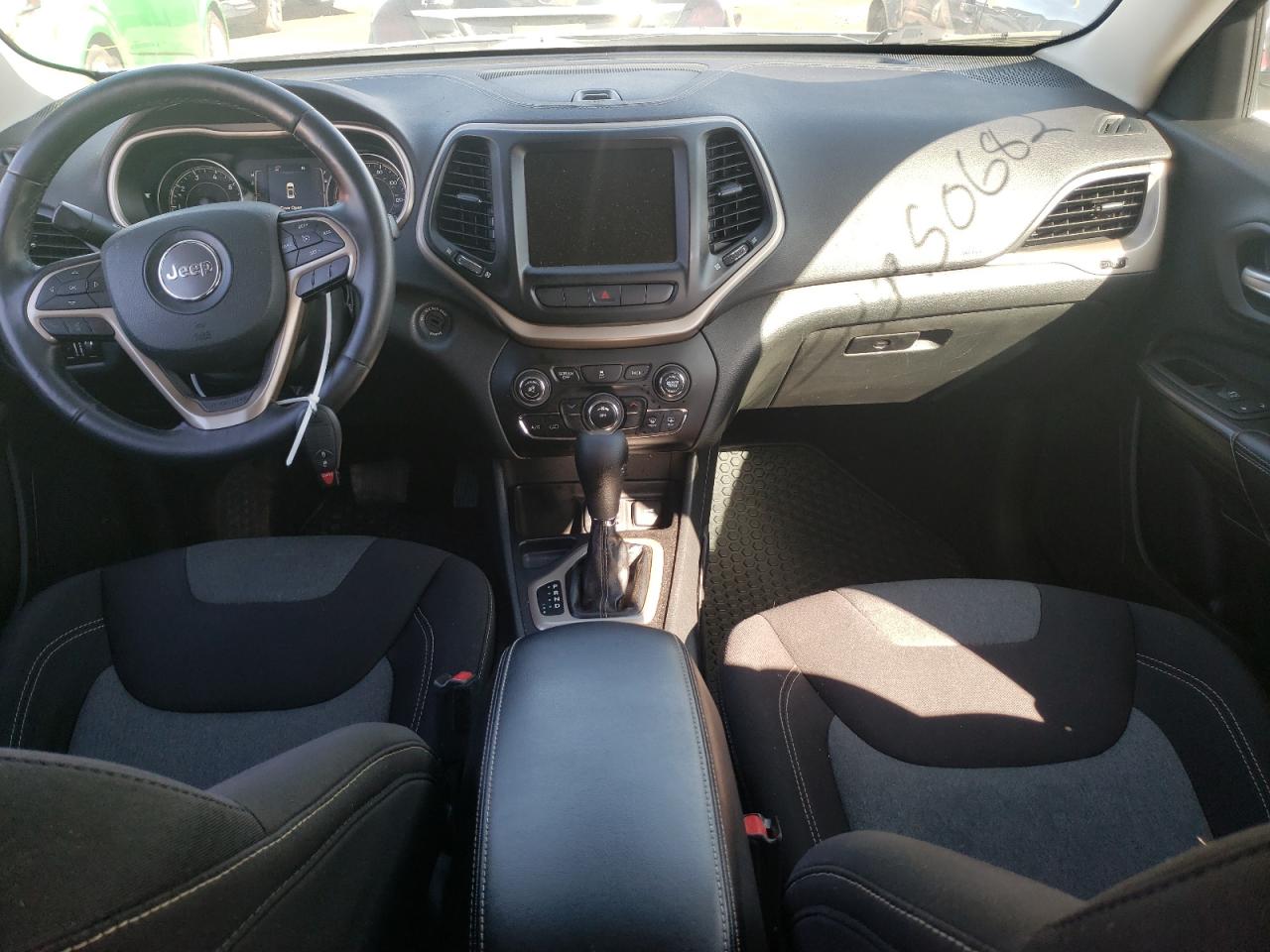 Photo 9 from auction – 2014 JEEP CHEROKEE L with VIN 1C4PJLCB7EW299078