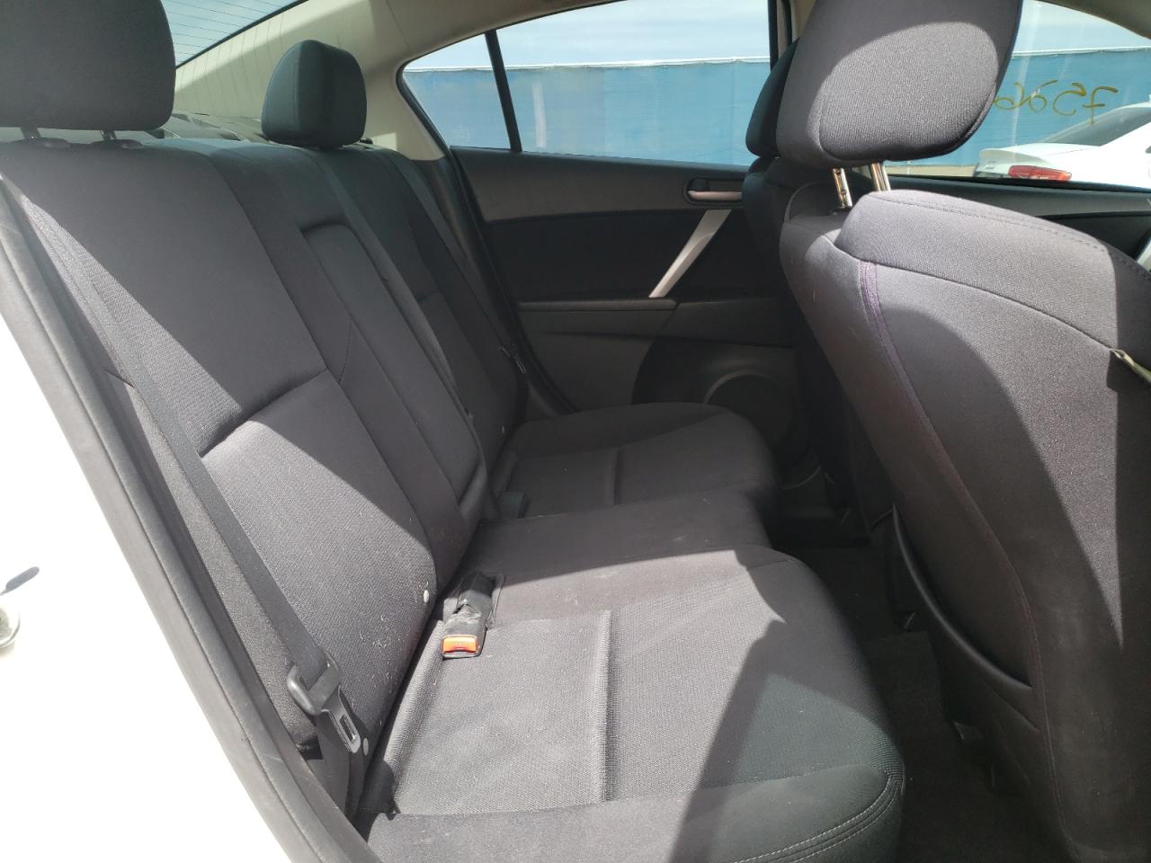 Photo 6 from auction – 2011 MAZDA 3 S with VIN JM1BL1U59B1456376