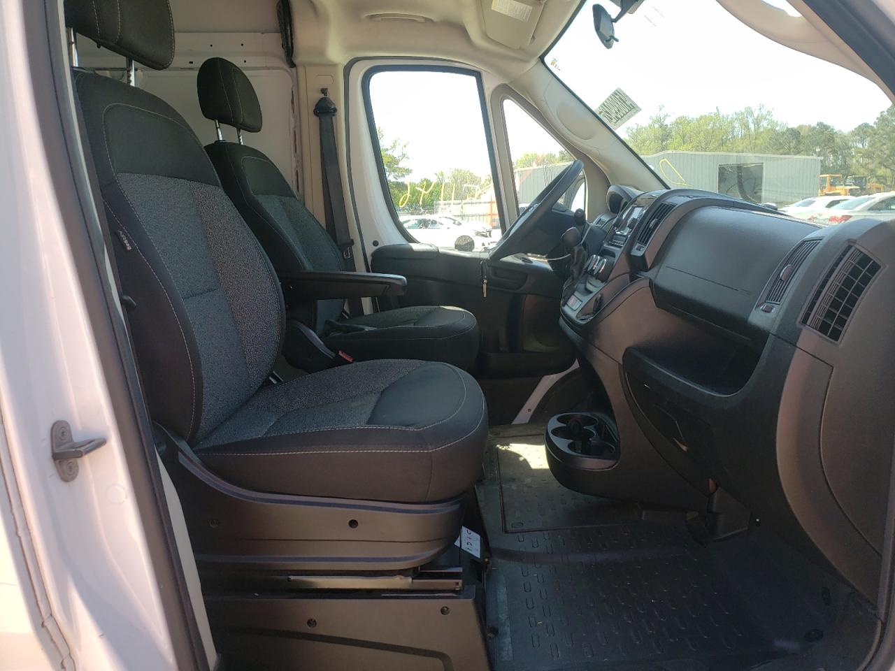 Photo 5 from auction – 2020 RAM PROMASTER with VIN 3C6TRVBG8LE103275