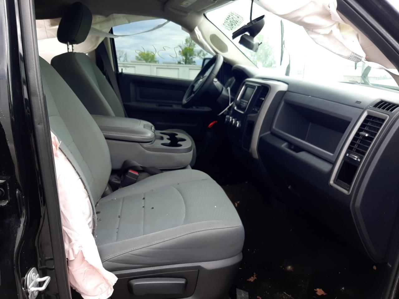 Photo 5 from auction – 2016 RAM 1500 ST with VIN 3C6RR6KT8GG249716