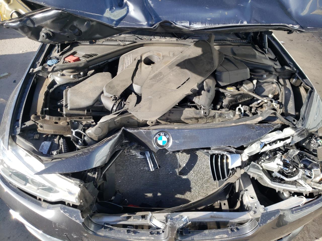 Photo 7 from auction – 2017 BMW 330 XI with VIN WBA8D9C51HK677543