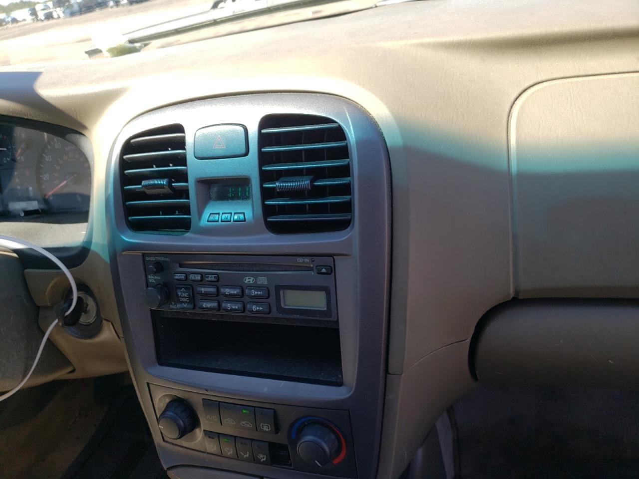 Photo 9 from auction – 2002 HYUNDAI SONATA with VIN KMHWF25S32A602575