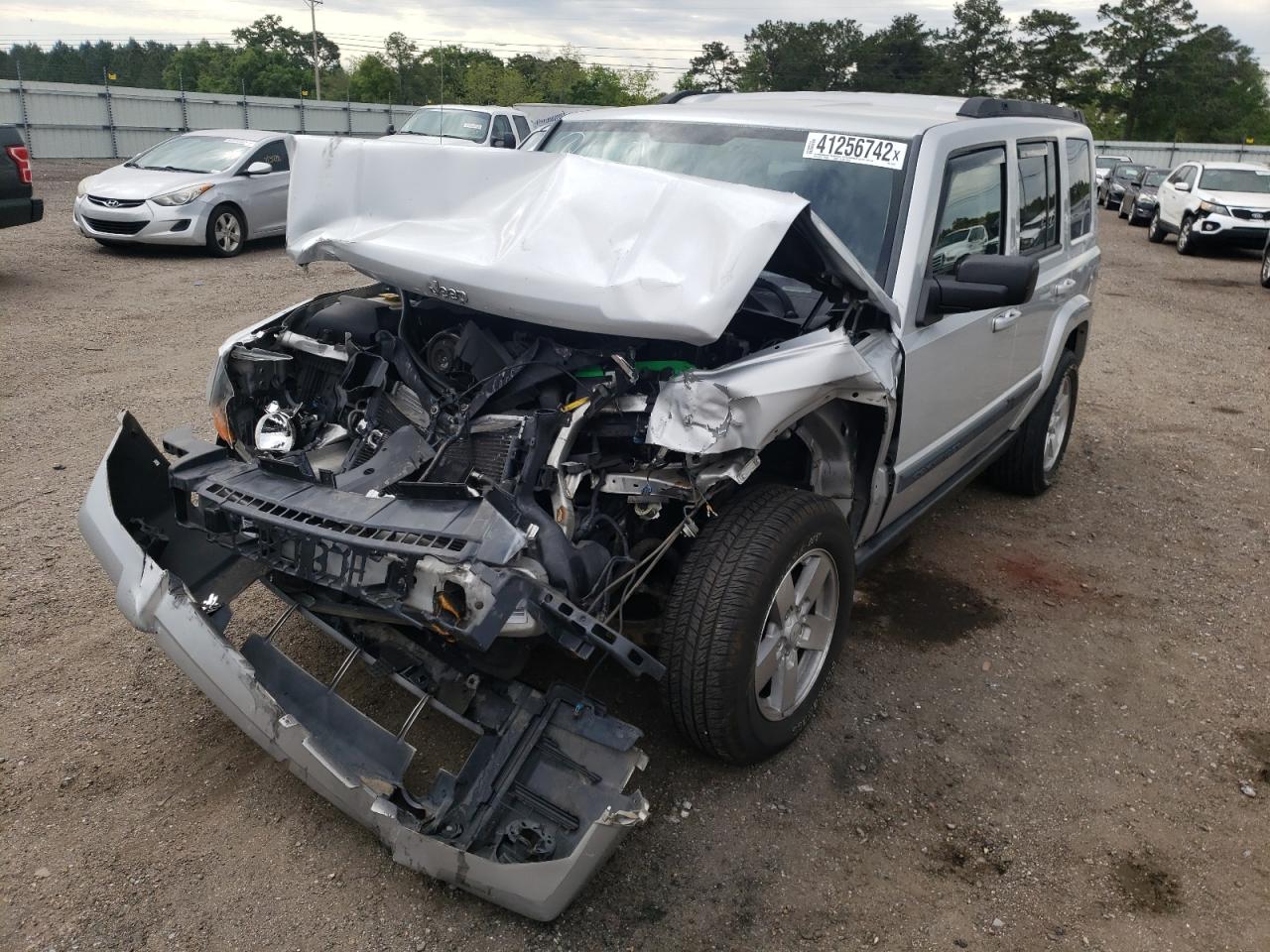 Photo 2 from auction – 2008 JEEP COMMANDER with VIN 1J8HG48N28C155335