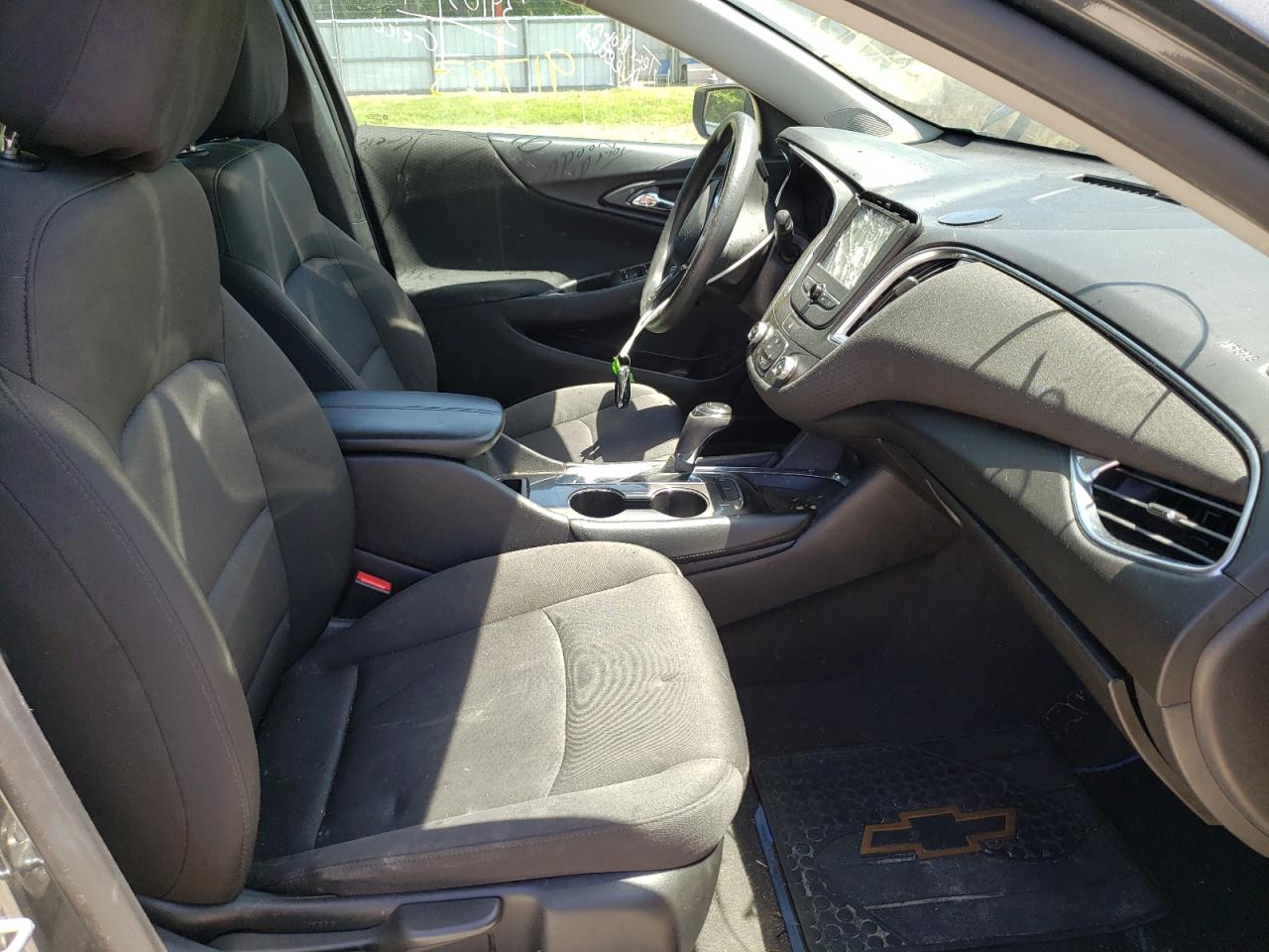 Photo 5 from auction – 2018 CHEVROLET MALIBU LT with VIN 1G1ZD5ST0JF154070
