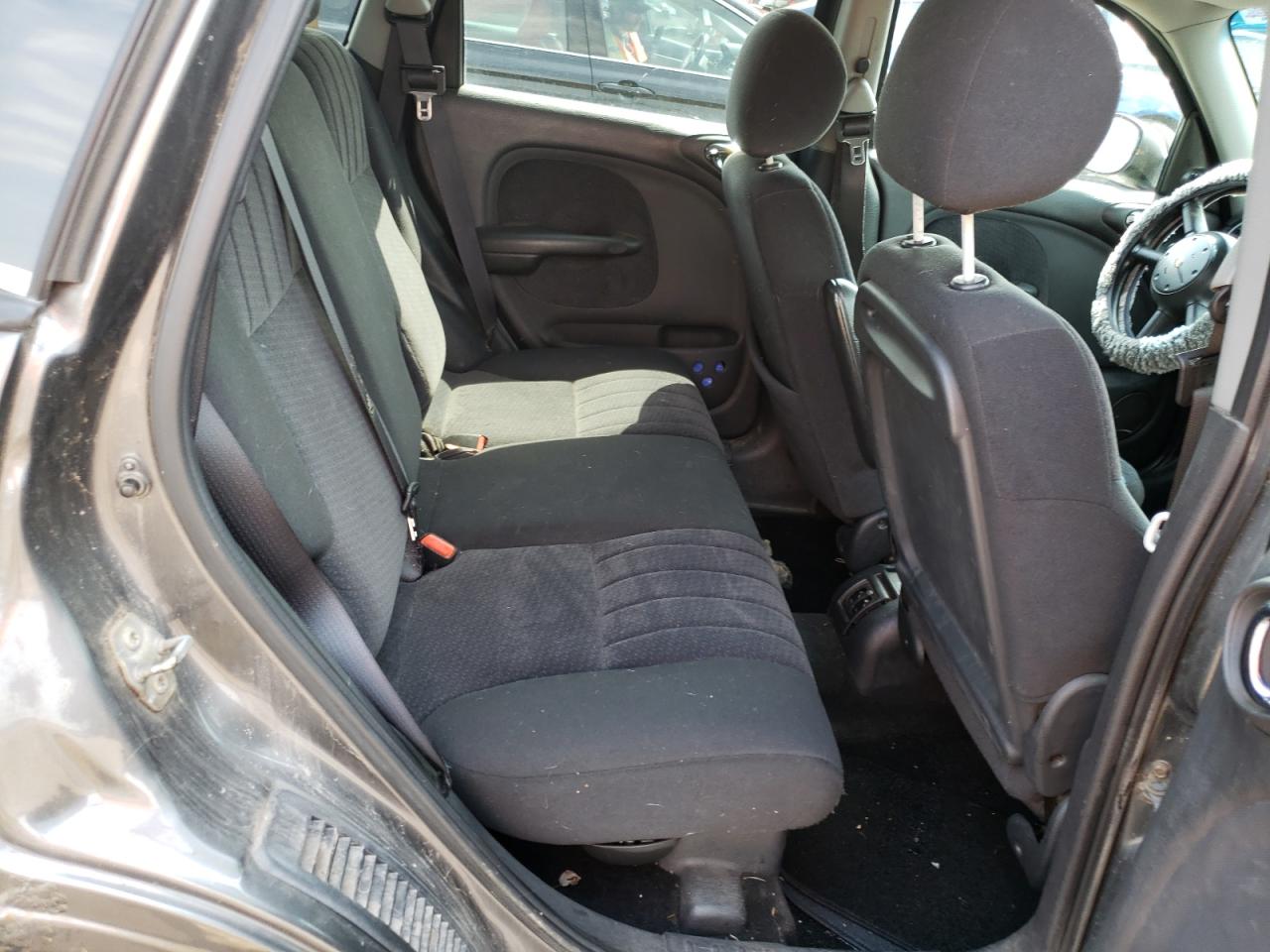 Photo 6 from auction – 2004 CHRYSLER PT CRUISER with VIN 3C4FY48B84T233438