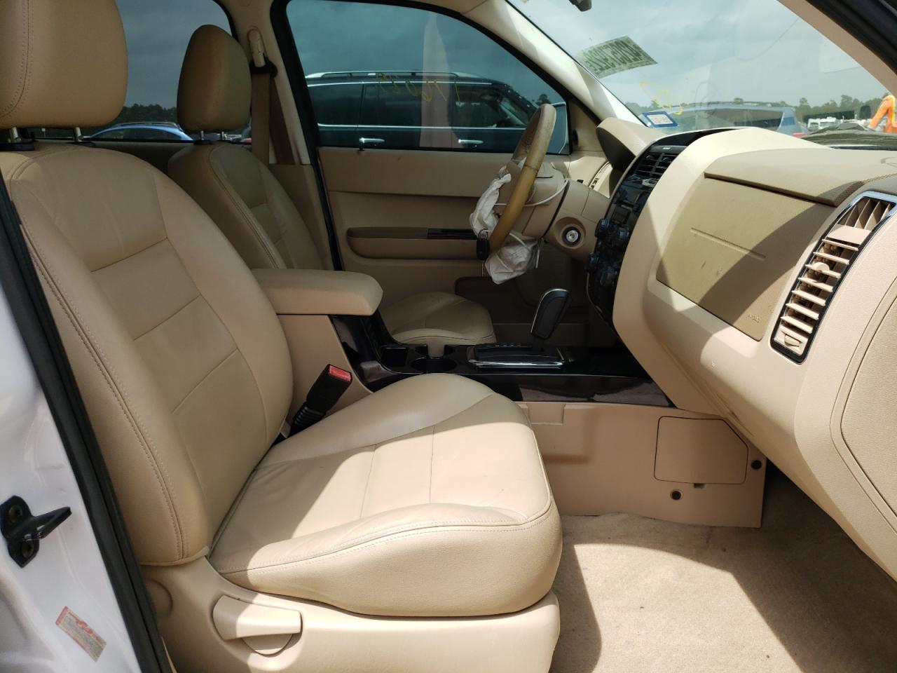 Photo 5 from auction – 2008 FORD ESCAPE LIM with VIN 1FMCU041X8KA06341