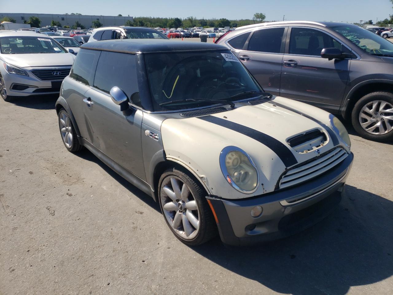 Photo 1 from auction – 2005 MINI COOPER S with VIN WMWRE33585TG95951