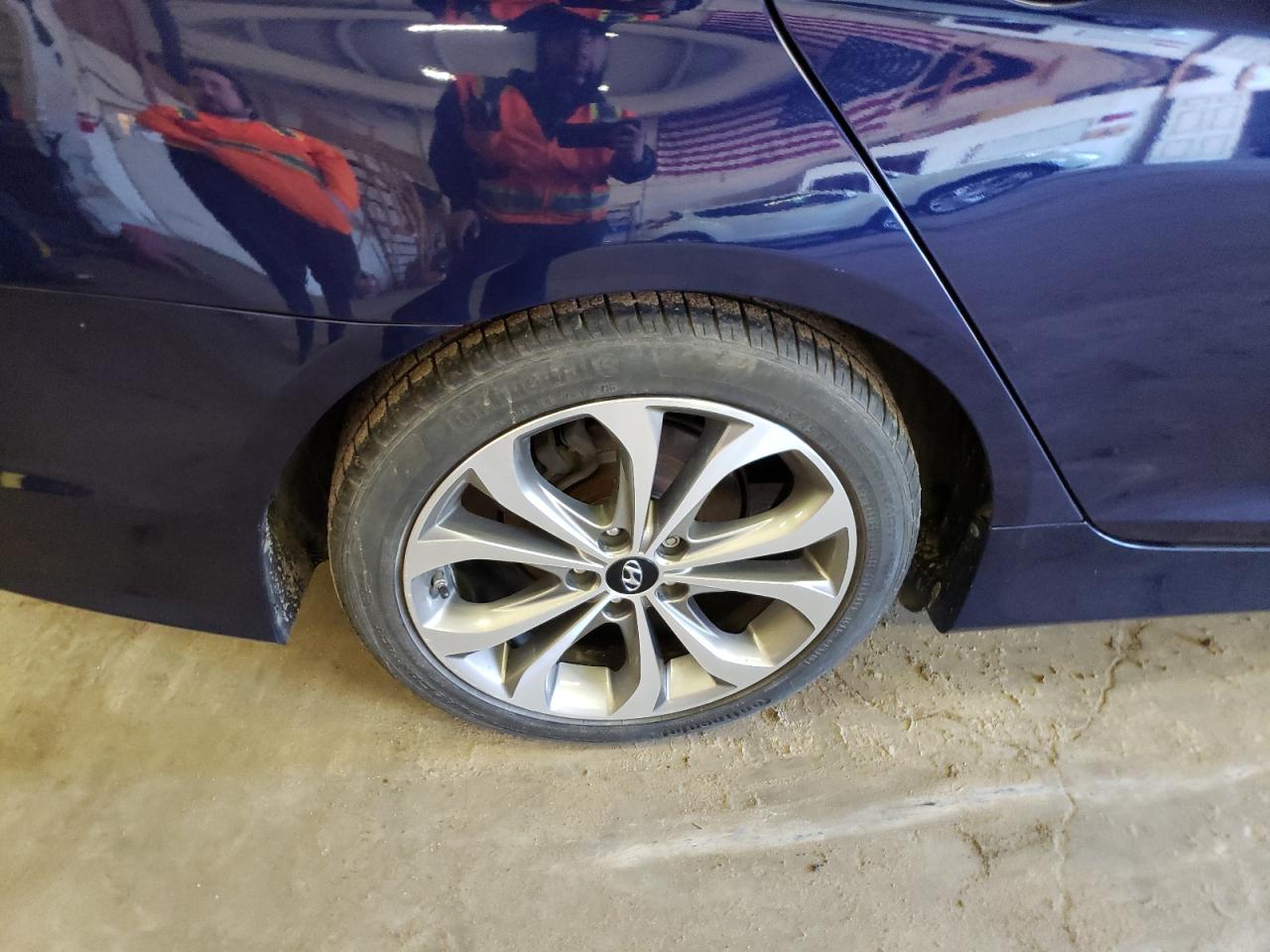 Photo 9 from auction – 2014 HYUNDAI SONATA SE with VIN 5NPEC4ACXEH812090