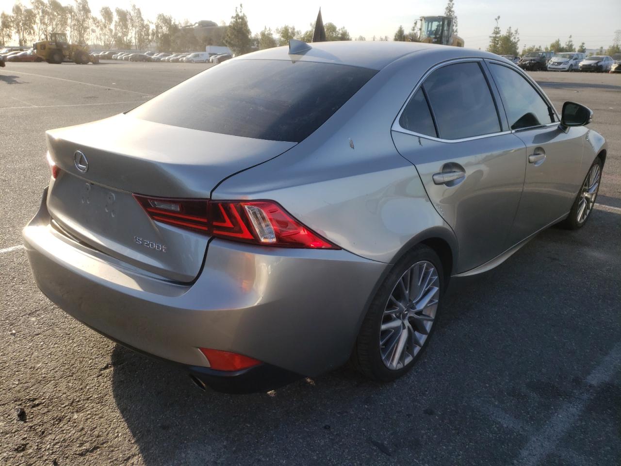 Photo 4 from auction – 2016 LEXUS IS 200T with VIN JTHBA1D28G5017048