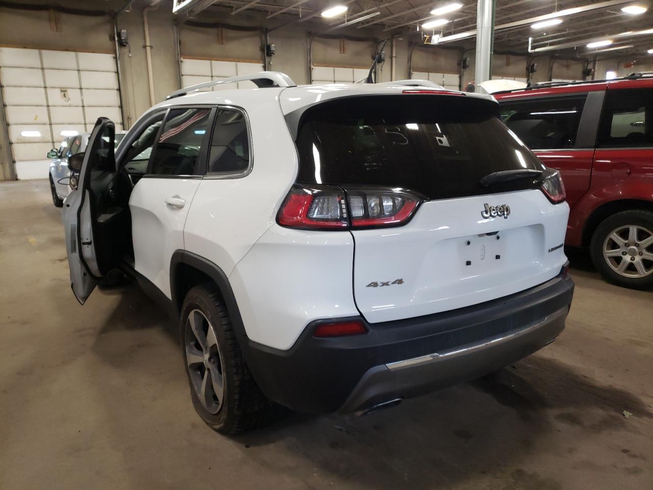 Photo 3 from auction – 2019 JEEP CHEROKEE L with VIN 1C4PJMDX6KD135442