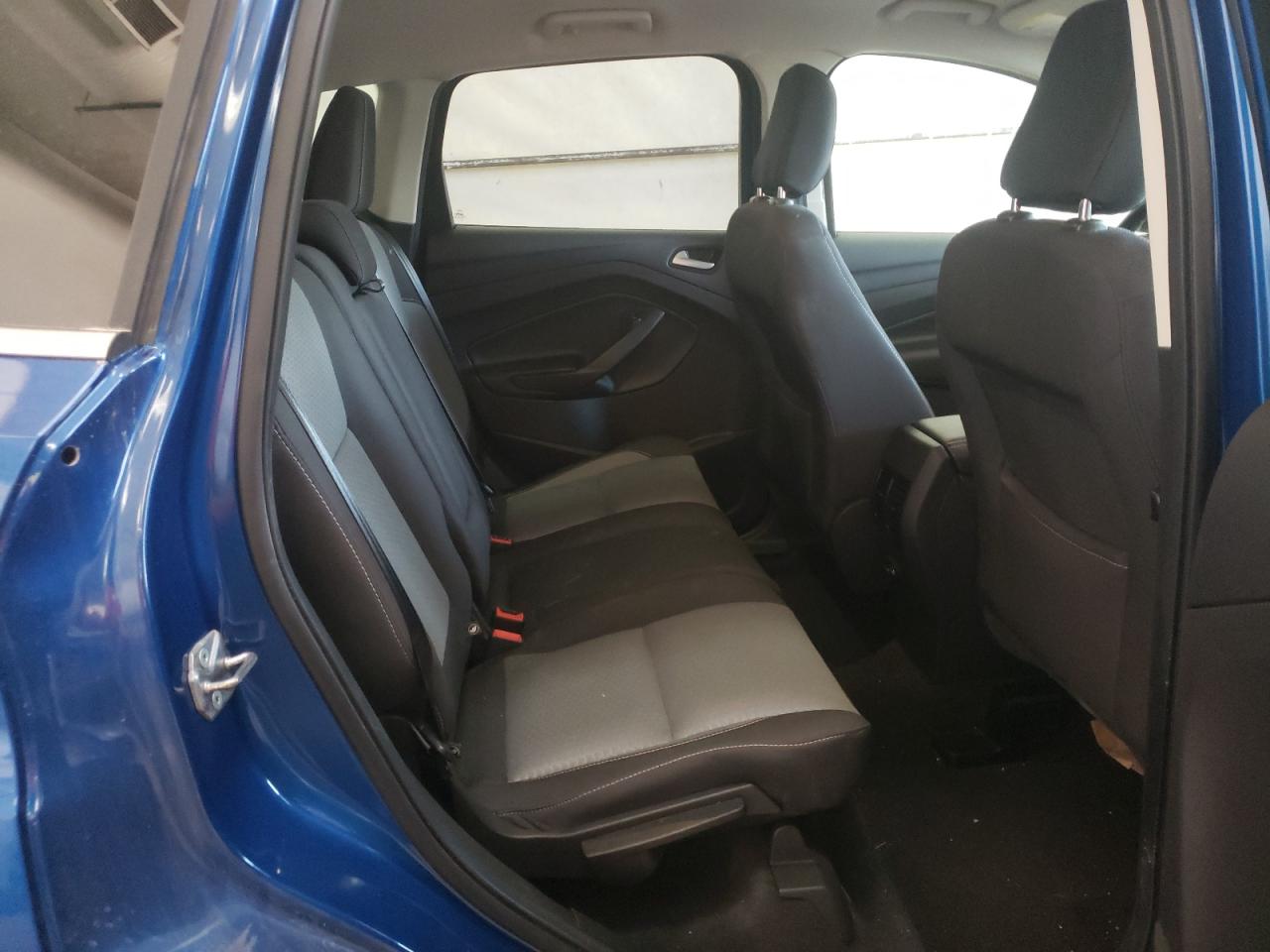 Photo 6 from auction – 2018 FORD ESCAPE SE with VIN 1FMCU0GD2JUA96181