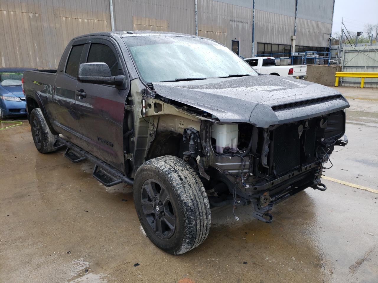 TOYOTA TUNDRA DOU 2017 with VIN 5TFUM5F18HX070321 - Photo from auction