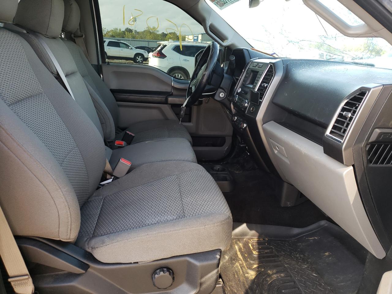 Photo 5 from auction – 2016 FORD F150 SUPER with VIN 1FTEW1CP8GKF44036