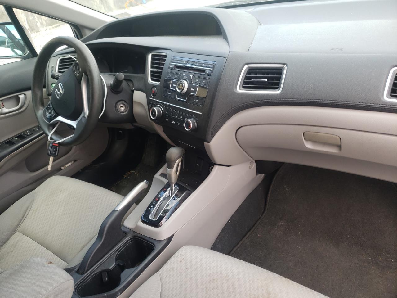 Photo 9 from auction – 2015 HONDA CIVIC LX with VIN 19XFB2F51FE086812
