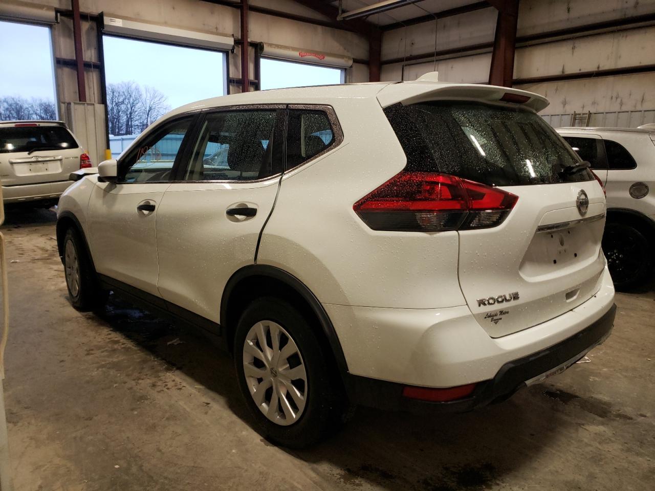 Photo 3 from auction – 2018 NISSAN ROGUE S with VIN KNMAT2MT5JP521445