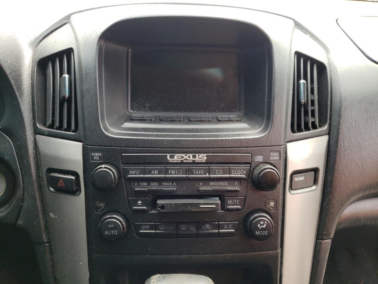 Photo 9 from auction – 2001 LEXUS RX 300 with VIN JTJGF10U410111672