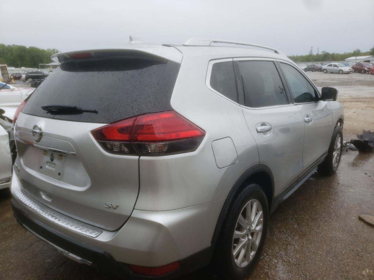 Photo 4 from auction – 2017 NISSAN ROGUE S with VIN KNMAT2MTXHP519314