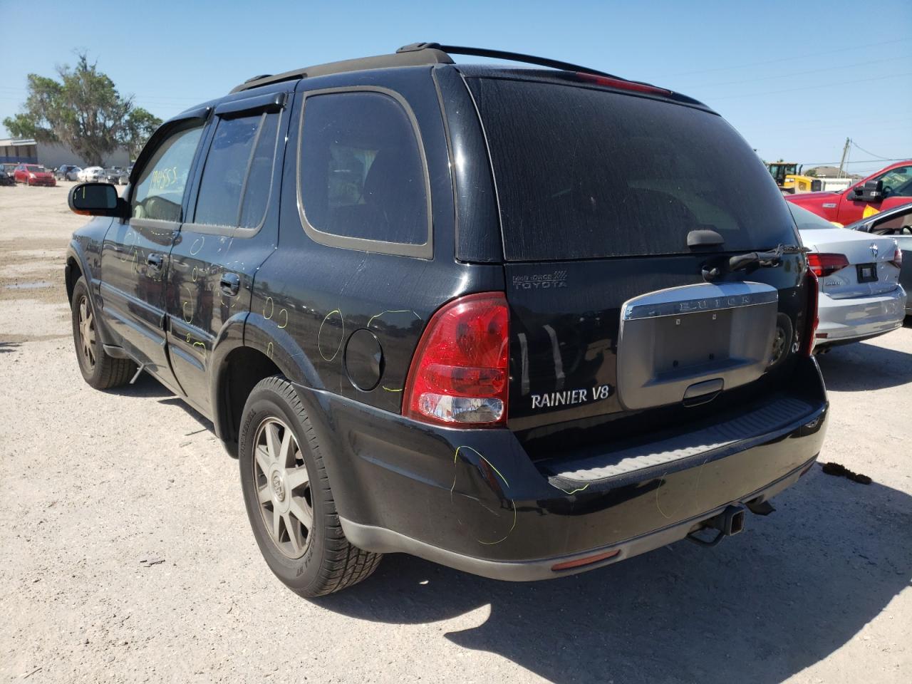 Снимка 3 от търг – 2004 BUICK RAINIER CX с VIN 5GAET13P142261323