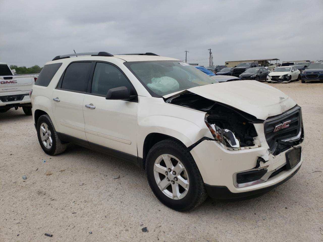 GMC ACADIA SLE 2015 with VIN 1GKKRPKD5FJ329162 - Photo from auction