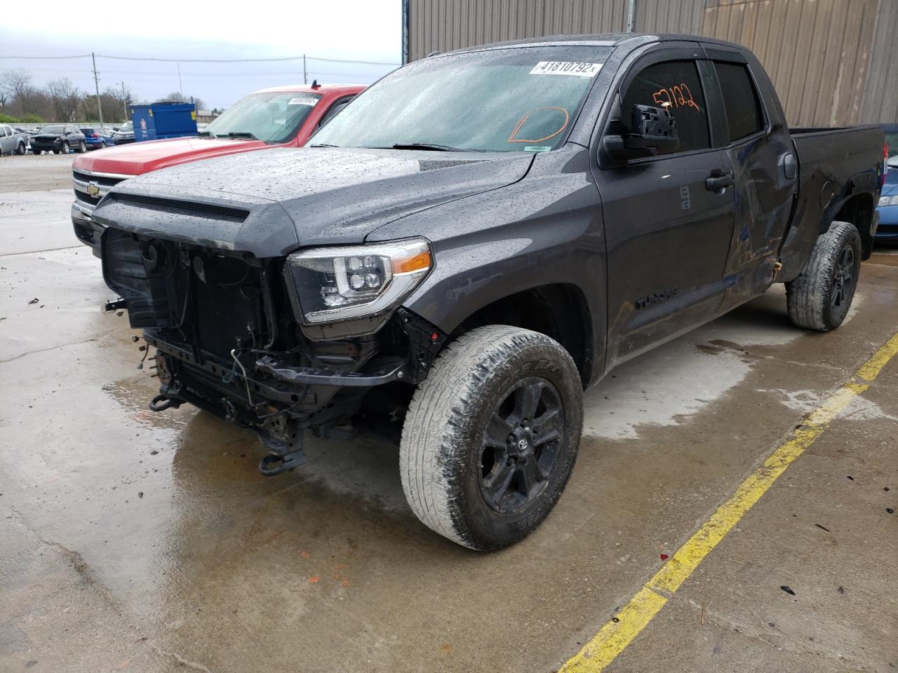 Photo 2 from auction – 2017 TOYOTA TUNDRA DOU with VIN 5TFUM5F18HX070321