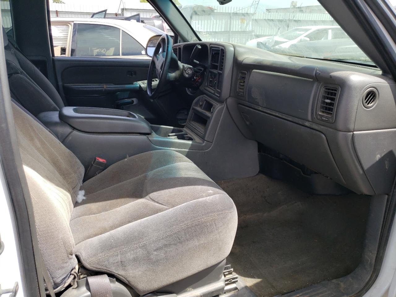 Photo 5 from auction – 2003 GMC NEW SIERRA with VIN 2GTEC19T631146721